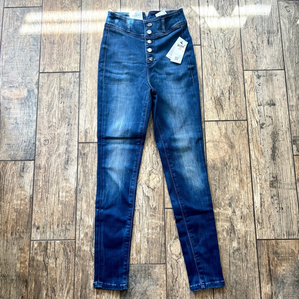 NWT GUESS SKINNY JEANS